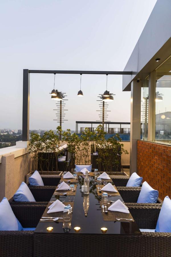 Ramee International Surat Hotel Kültér fotó
