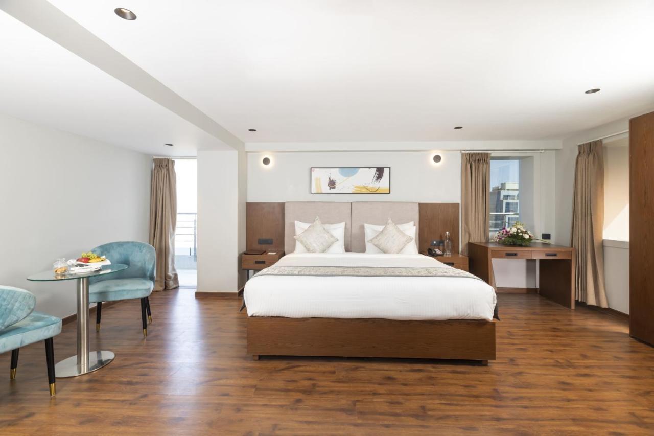 Ramee International Surat Hotel Kültér fotó
