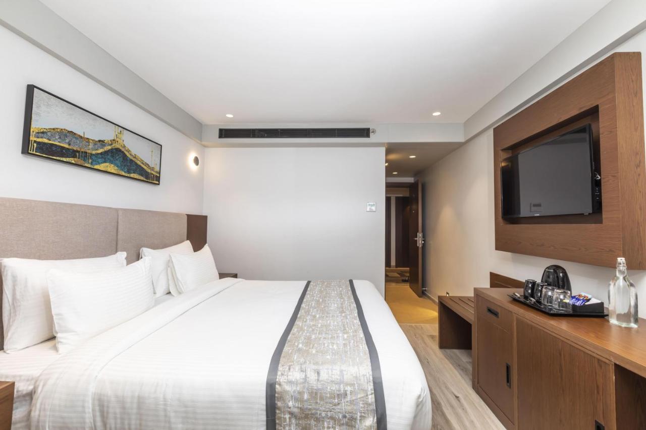 Ramee International Surat Hotel Kültér fotó