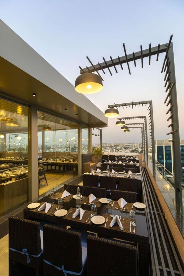 Ramee International Surat Hotel Kültér fotó