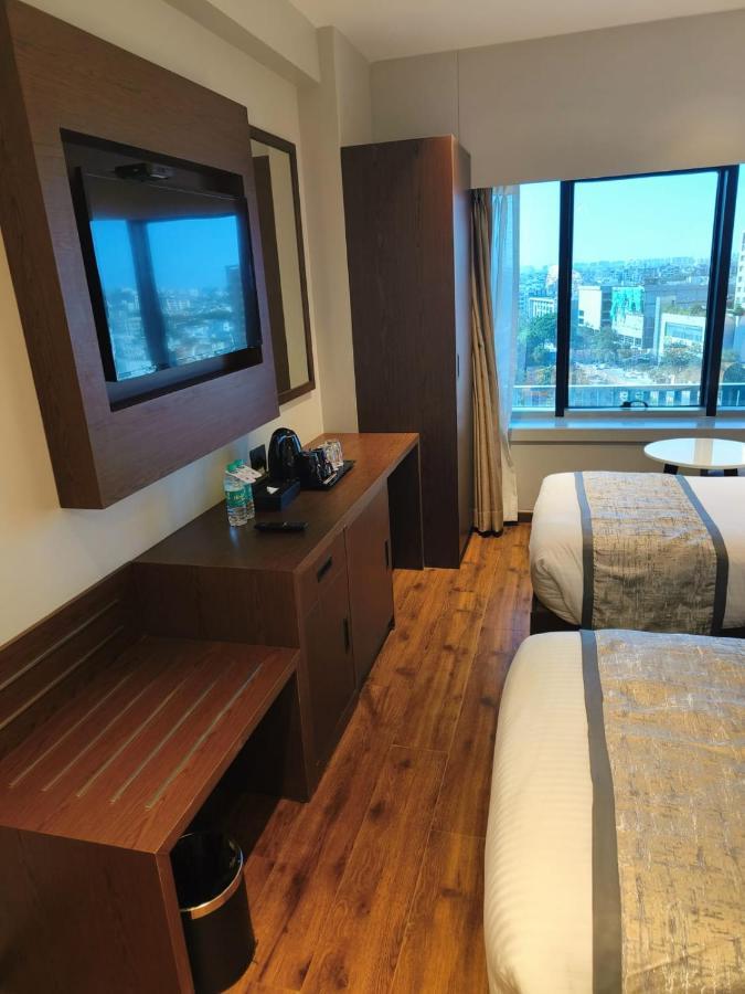 Ramee International Surat Hotel Kültér fotó