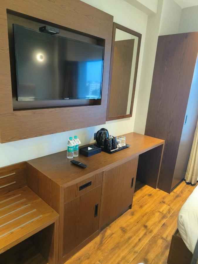 Ramee International Surat Hotel Kültér fotó