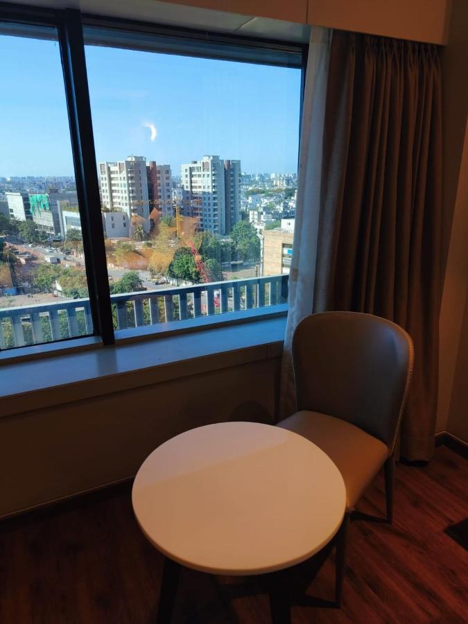 Ramee International Surat Hotel Kültér fotó