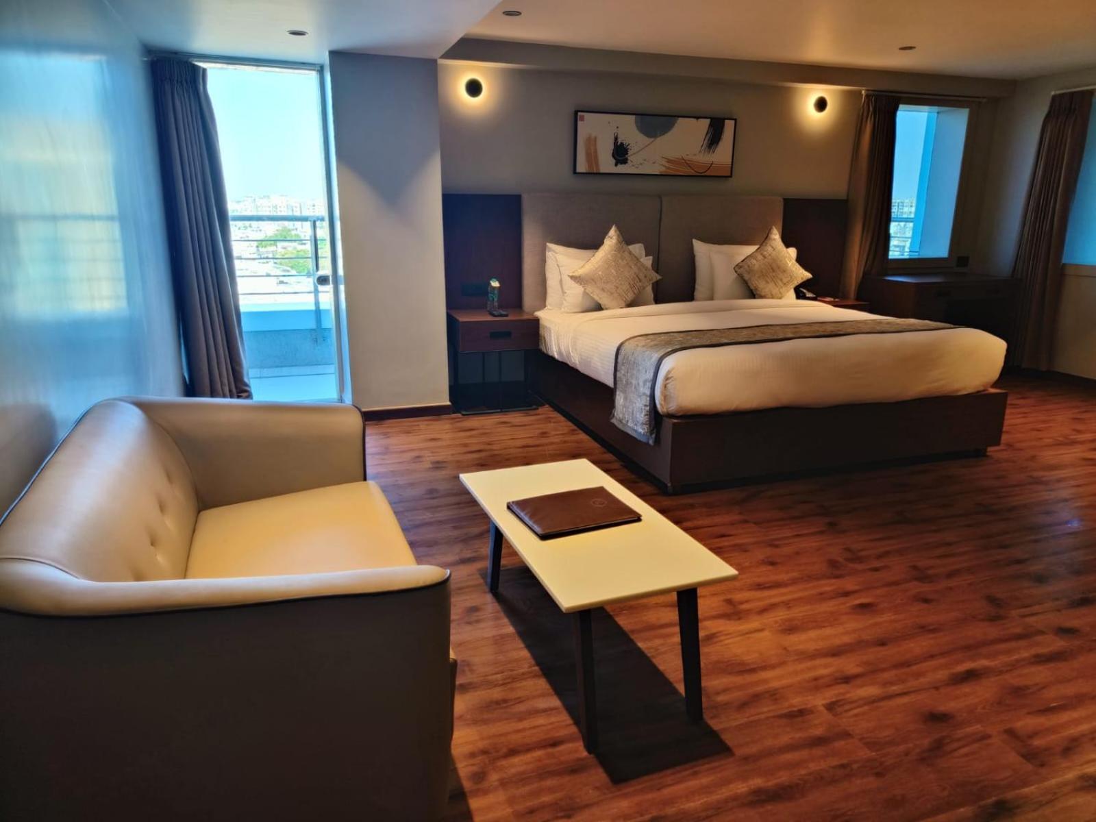 Ramee International Surat Hotel Kültér fotó