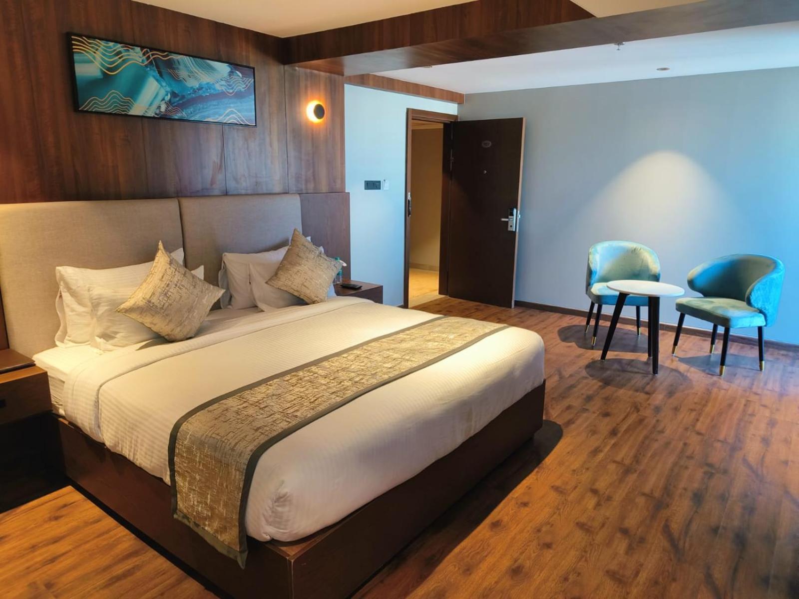 Ramee International Surat Hotel Kültér fotó